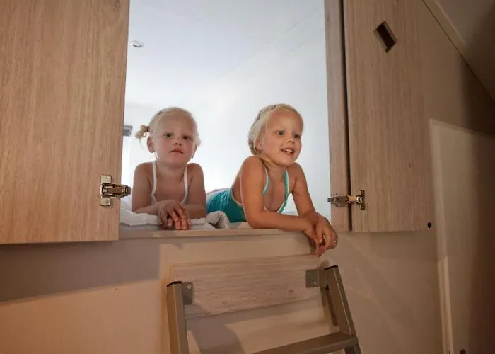 6 Pers. Veluwelounge + Wellness Σαλέ *